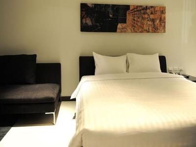 اس33 کامپکت سوخومویت هتل