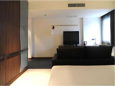 اس33 کامپکت سوخومویت هتل