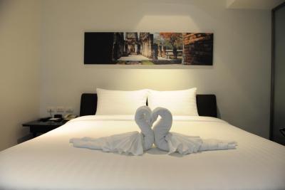 اس33 کامپکت سوخومویت هتل