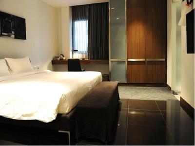 اس33 کامپکت سوخومویت هتل