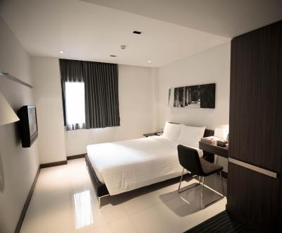 اس33 کامپکت سوخومویت هتل