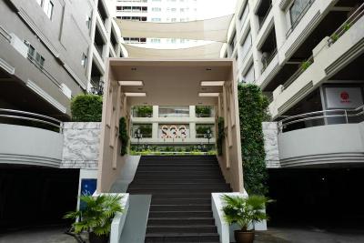 اس33 کامپکت سوخومویت هتل