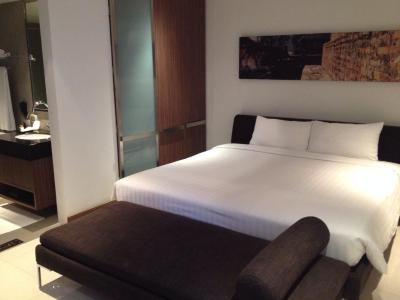 اس33 کامپکت سوخومویت هتل