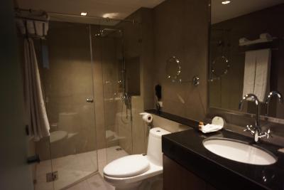 اس33 کامپکت سوخومویت هتل