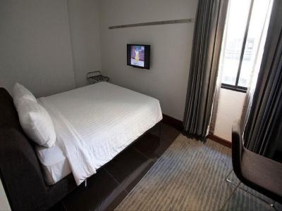 اس33 کامپکت سوخومویت هتل