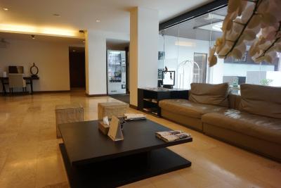 اس33 کامپکت سوخومویت هتل