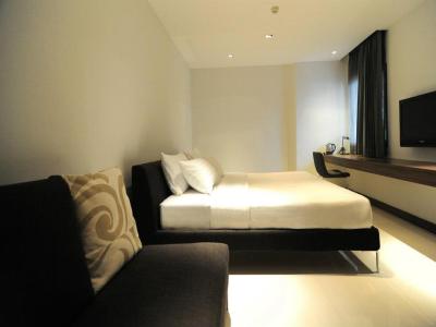 اس33 کامپکت سوخومویت هتل