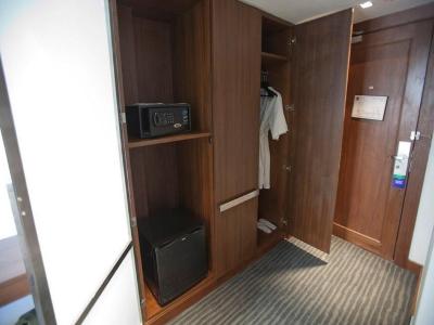 اس33 کامپکت سوخومویت هتل