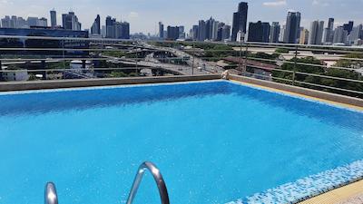 اینترچینج تاور