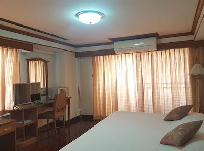 اینترچینج تاور