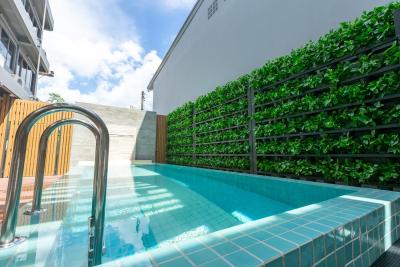 رسنتا اکسپرس پوکت تاون