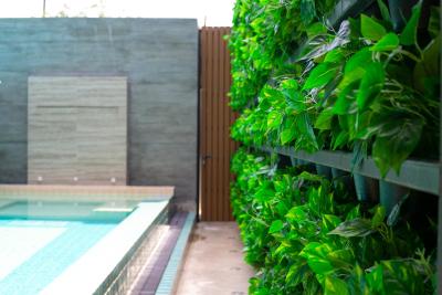 رسنتا اکسپرس پوکت تاون