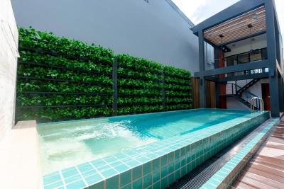 رسنتا اکسپرس پوکت تاون