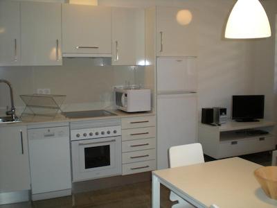 لیوینگ والنشیا ادیفیشن ویتریا