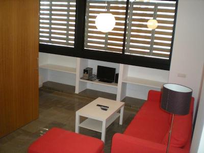 لیوینگ والنشیا ادیفیشن ویتریا