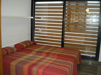 لیوینگ والنشیا ادیفیشن ویتریا