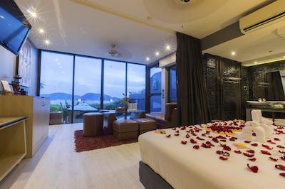 ایندوچین ریزورت اند ویلاز