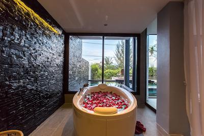 ایندوچین ریزورت اند ویلاز