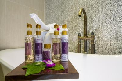 ایندوچین ریزورت اند ویلاز