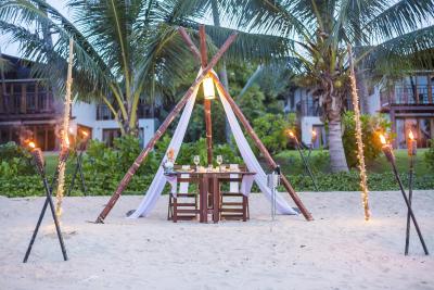 ایندوچین ریزورت اند ویلاز