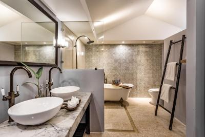 ایندوچین ریزورت اند ویلاز