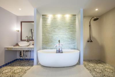 ایندوچین ریزورت اند ویلاز