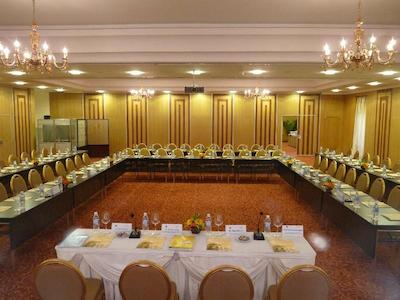 گراند هتل سایگون