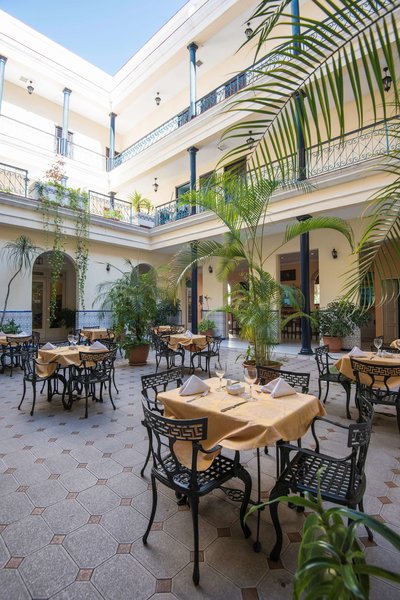 هتل لا ونین ماناجد بای ملی هتل اینترنیشنال