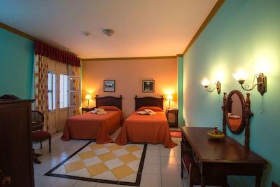 هتل لا ونین ماناجد بای ملی هتل اینترنیشنال