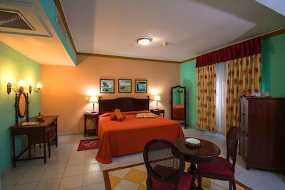 هتل لا ونین ماناجد بای ملی هتل اینترنیشنال