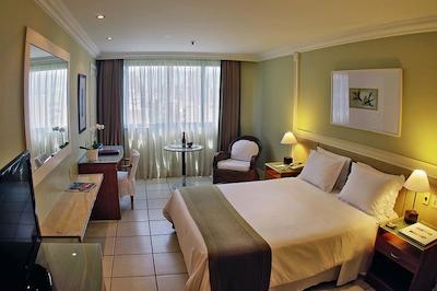 گولدن تولیپ ایپانما پلازا