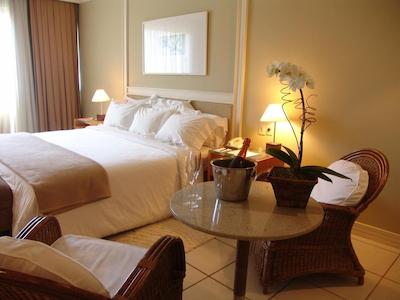 گولدن تولیپ ایپانما پلازا