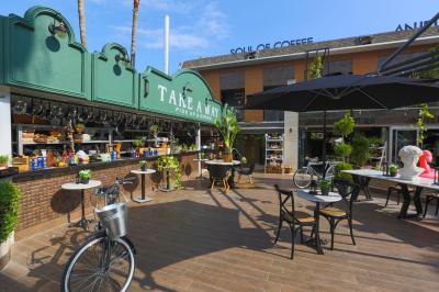 انجلیق هوس هتل