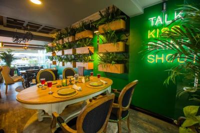 انجلیق هوس هتل