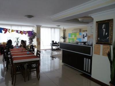 گونال اپارت