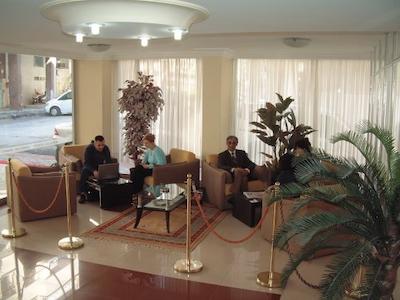 گونال اپارت