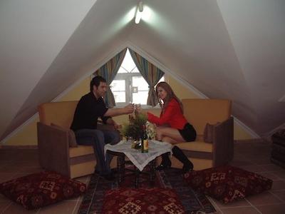 گونال اپارت