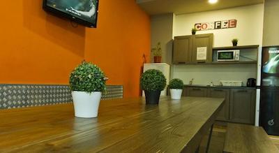 یود استیشن هستل