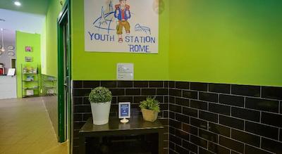 یود استیشن هستل