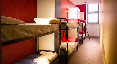 یود استیشن هستل