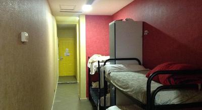 یود استیشن هستل