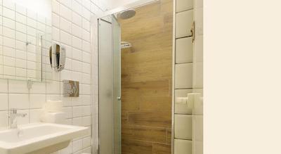 یود استیشن هستل