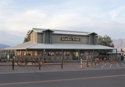 استوپیپ ولز ویلیج