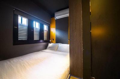 یس چایناتاون پوینت هتل