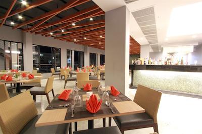 گ هوا هین ریزرت اند مال