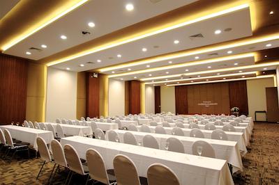 گ هوا هین ریزرت اند مال