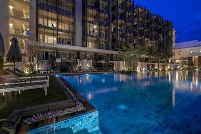 گ هوا هین ریزرت اند مال