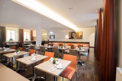 سلکت هتل برلین د وال