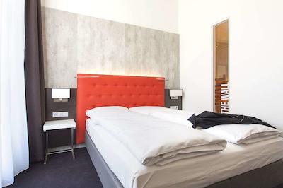 سلکت هتل برلین د وال