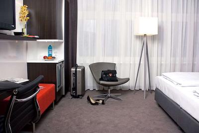 سلکت هتل برلین د وال